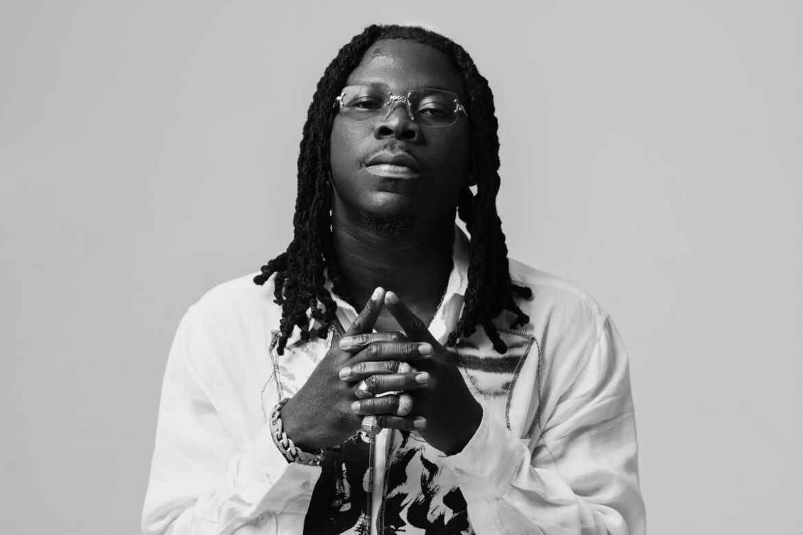 Stonbwoy Opens Up About His Latest  Career Milestone, Fashion, His Musical  Style & African Culture In Exclusive Moziak Interview.